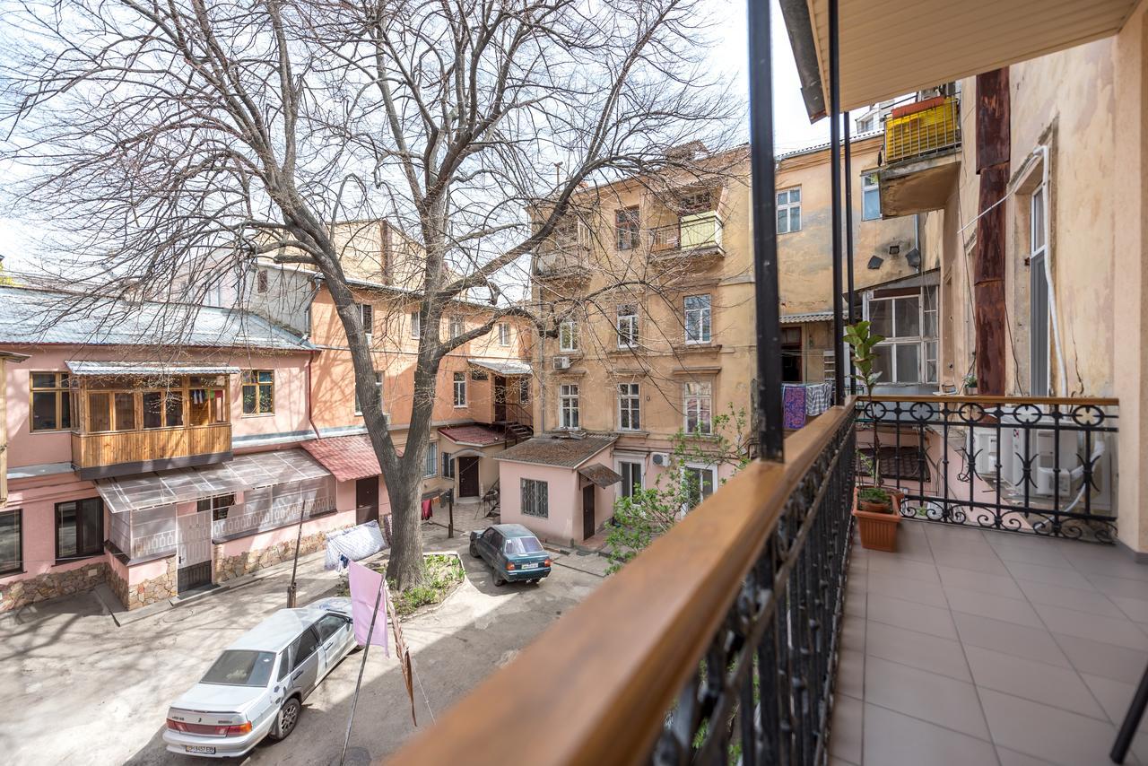 Studio Apartment In Center Of Odesa Екстериор снимка