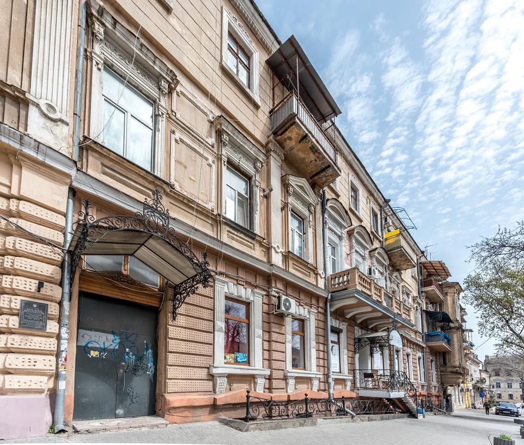 Studio Apartment In Center Of Odesa Екстериор снимка