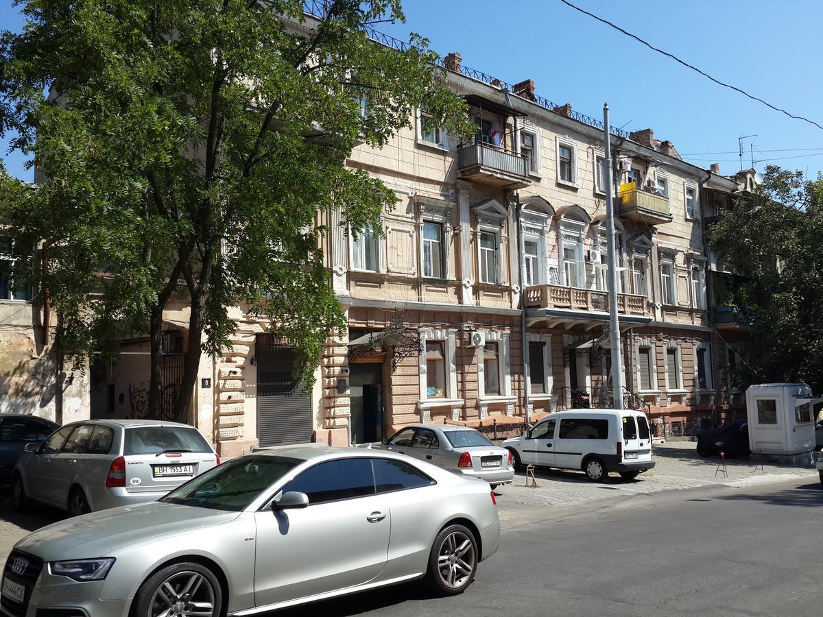 Studio Apartment In Center Of Odesa Екстериор снимка